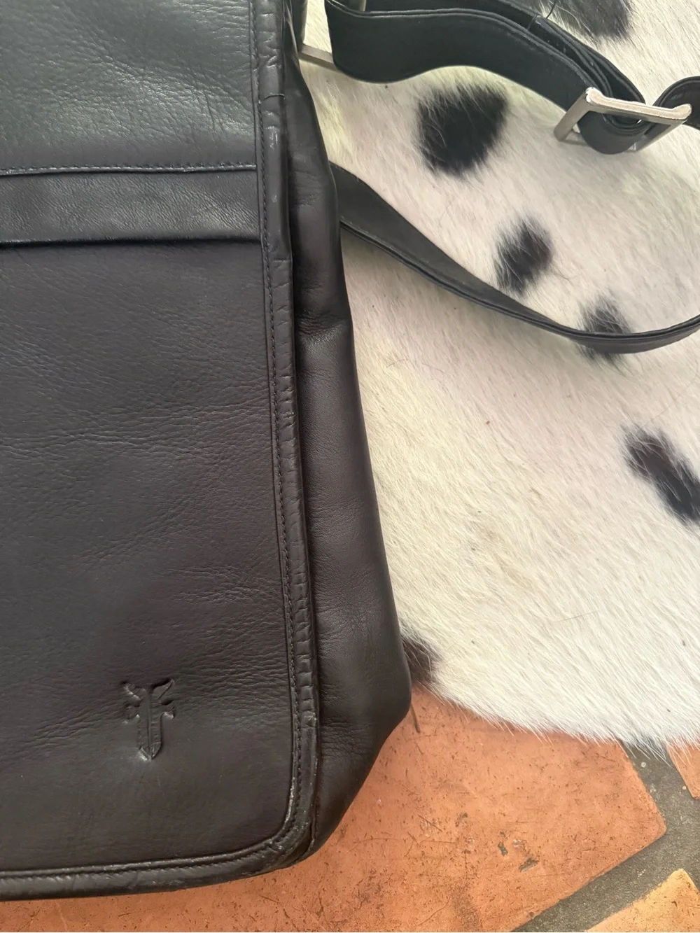FRYE AND CO. Black Leather Messenger Bag with Adjustable Strap